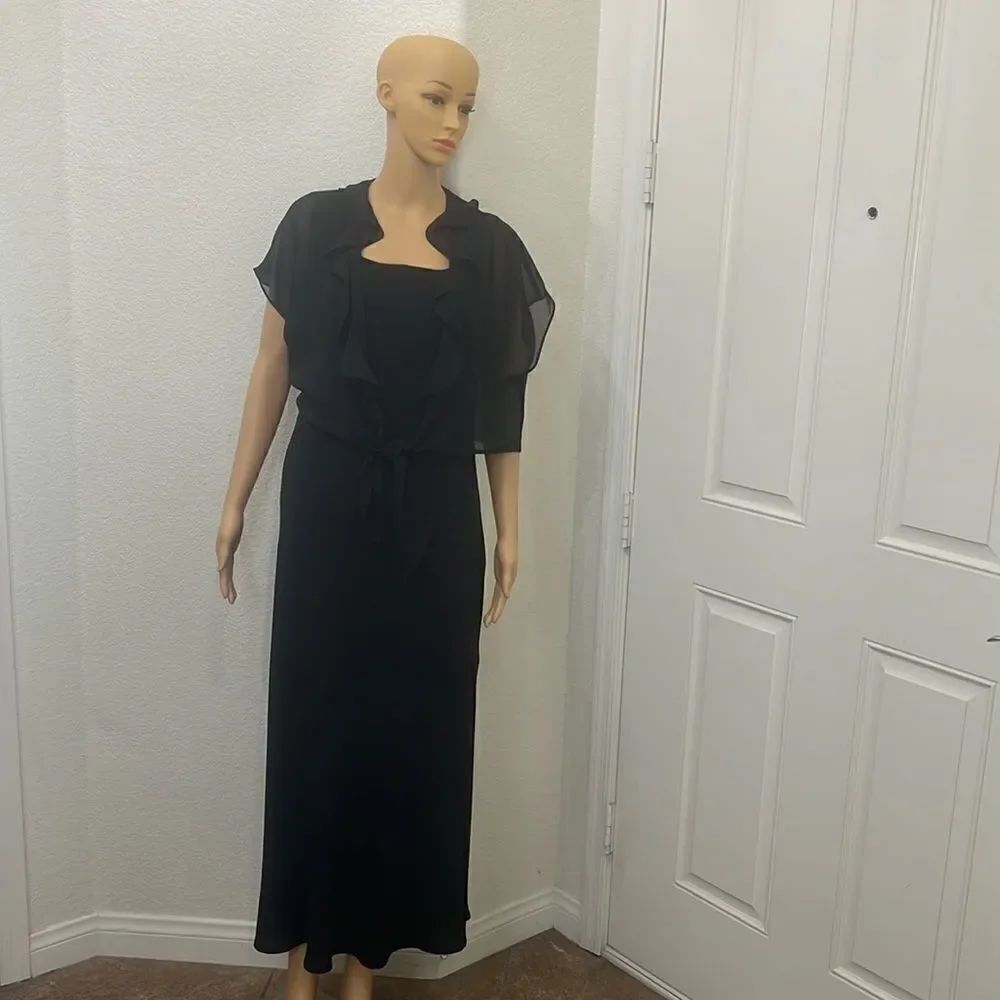 Evan Picone Woman Black Dress Sz 14 Scoop Neck Attatched Ruffle Tie Front Sleeve